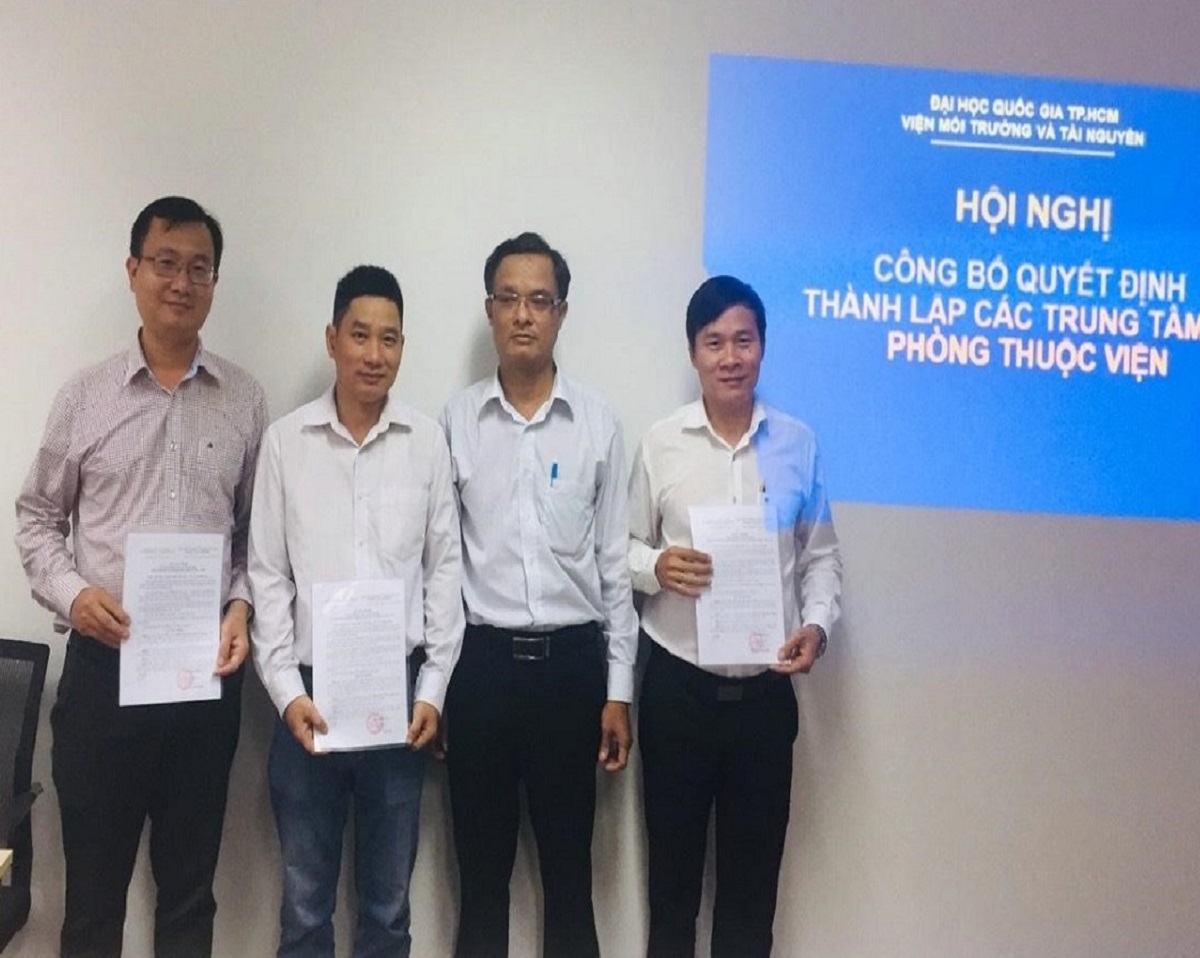 Công bố Quyết định thành lập các Trung tâm và Phòng chuyên môn mới thuộc Viện Môi trường và Tài nguyên